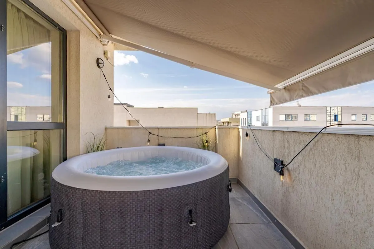 Downtown Loft Apartment With Jacuzzi&Terrace Bucharest