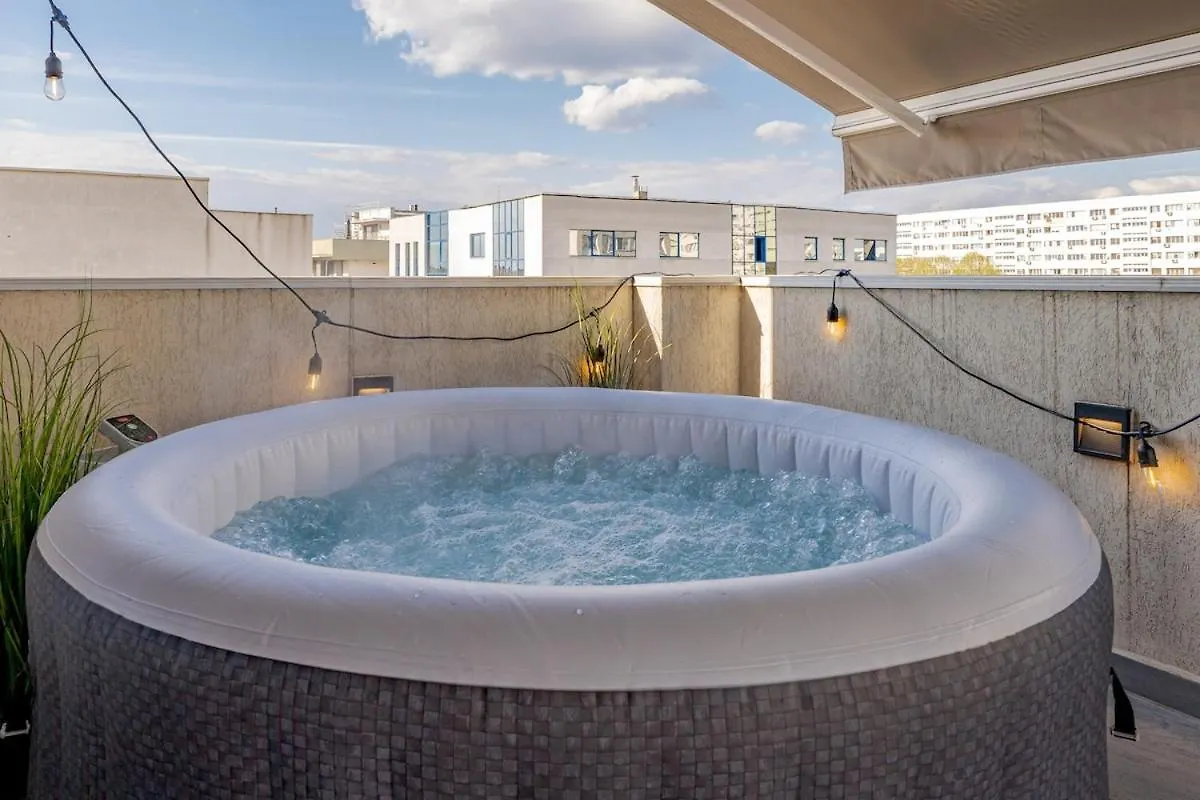 Downtown Loft Apartment With Jacuzzi&Terrace Bucharest