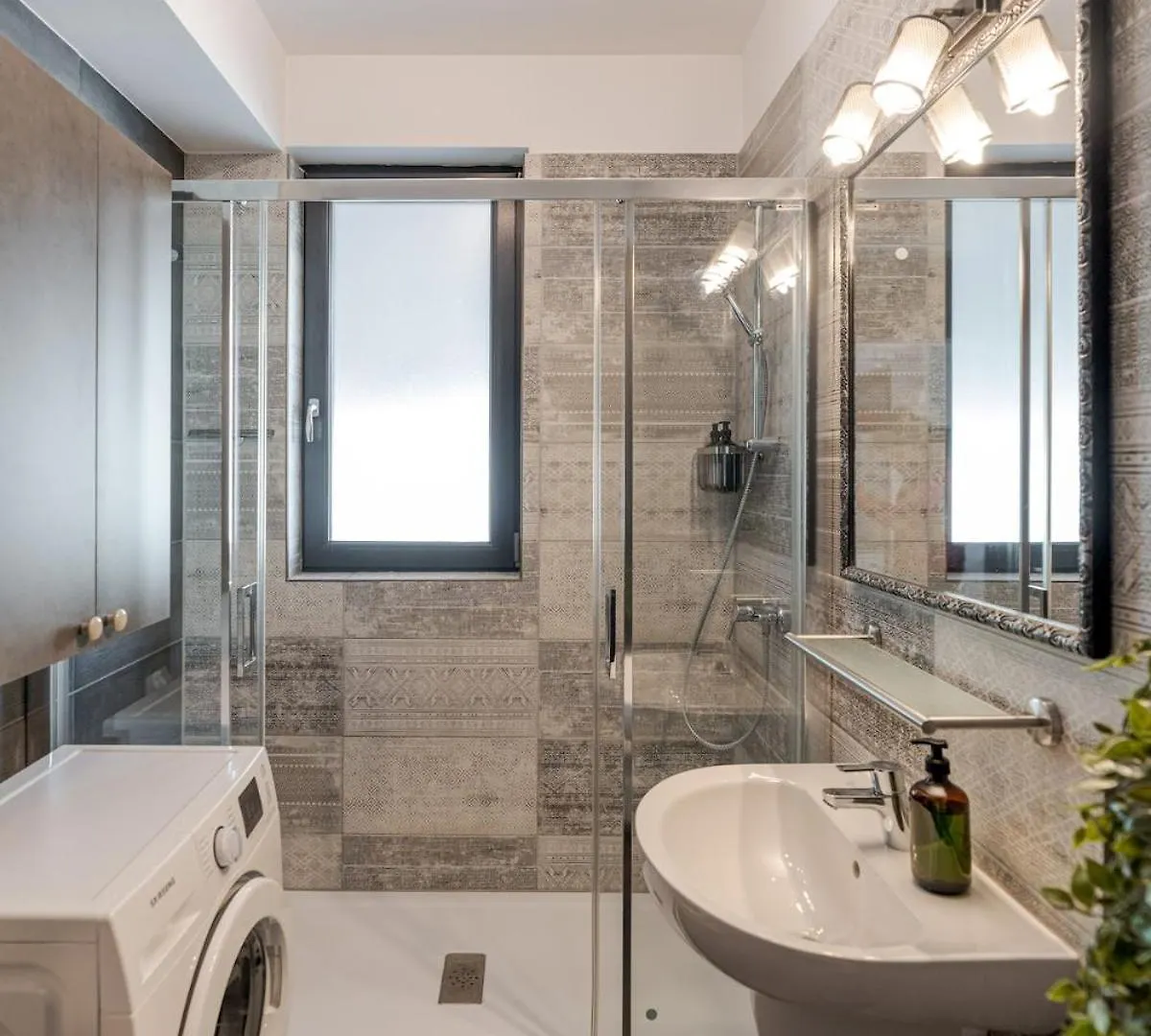 Downtown Loft Apartment With Jacuzzi&Terrace Bucharest 0*,  Romania