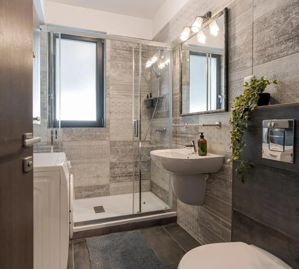 Downtown Loft Apartment With Jacuzzi&Terrace Bucharest